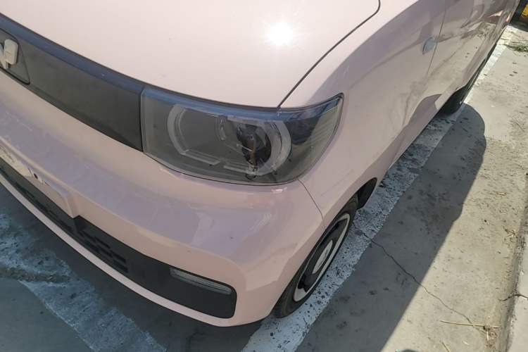 Used Wuling Hongguang MINIEV 2021 Macaron Fashion Edition Lithium-Ion Battery Left Front Headlight