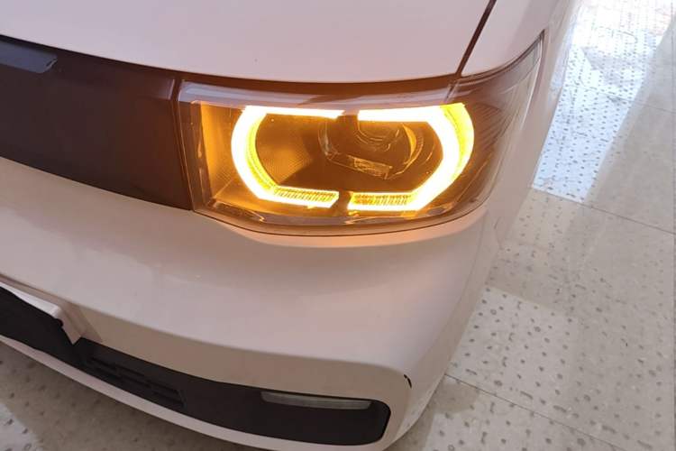 Used Wuling Hongguang MINIEV 2021 Macaron Premium Model – Lithium Iron Phosphate Left Front Headlight