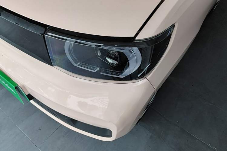Used Wuling Hongguang MINIEV 2021 Macaron Fashion Edition Lithium-Ion Battery Left Front Headlight