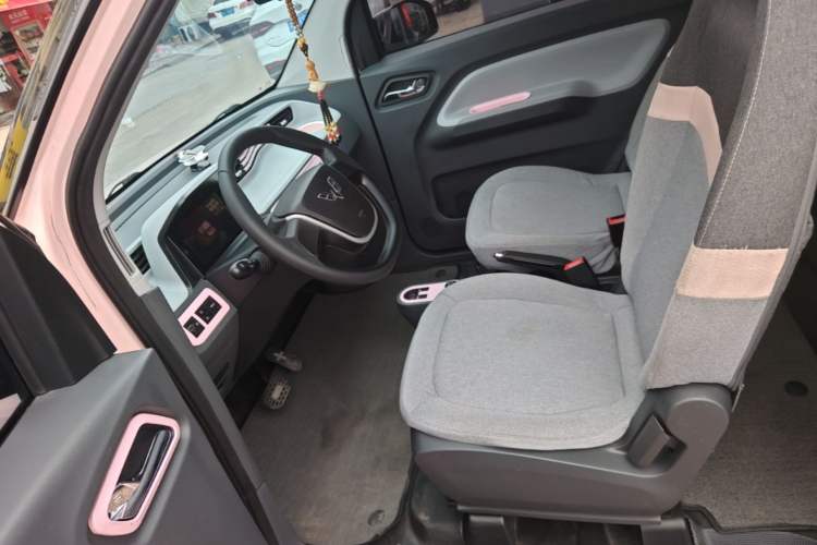 Used Wuling Hongguang MINIEV 2021 Macaron Premium Model – Lithium Iron Phosphate Left Front Seat