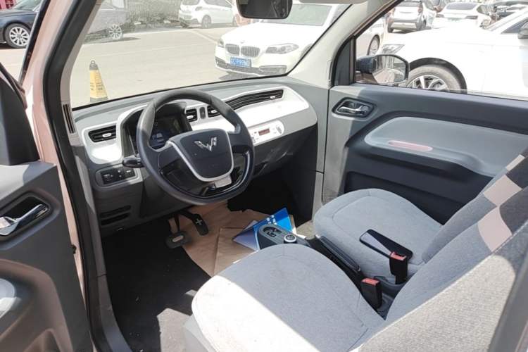Used Wuling Hongguang MINIEV 2021 Macaron Premium Model – Lithium Iron Phosphate Left Front Seat