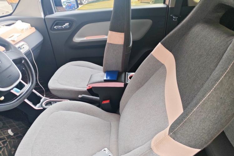 Used Wuling Hongguang MINIEV 2021 Macaron Premium Model – Lithium-NMC Left Front Seat