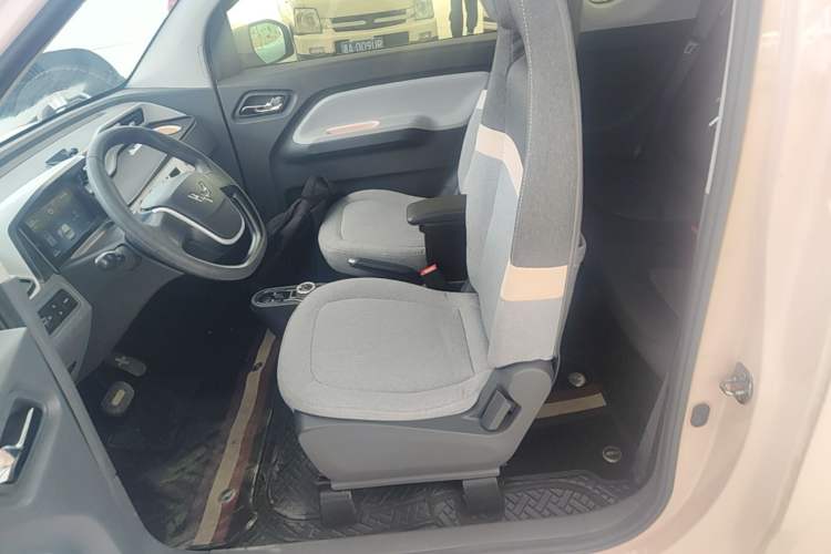 Used Wuling Hongguang MINIEV 2021 Macaron Fashion Model Lithium Iron Phosphate Left Front Seat