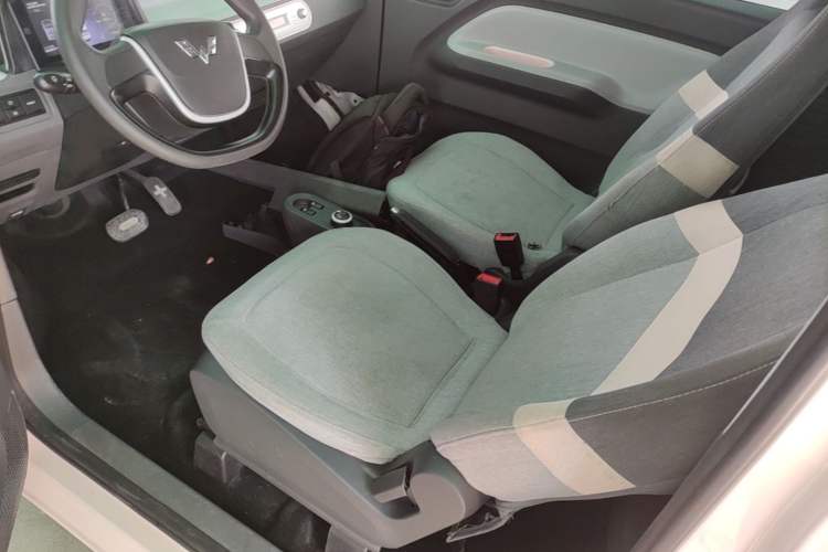 Used Wuling Hongguang MINIEV 2021 Macaron Premium Model – Lithium Iron Phosphate Left Front Seat