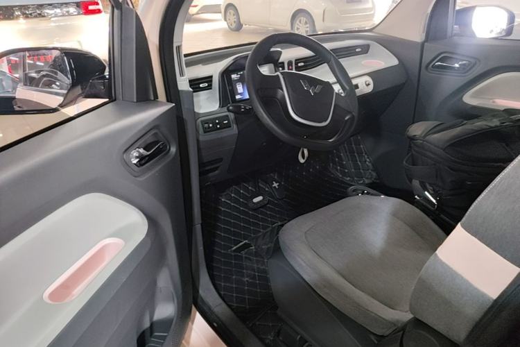 Used Wuling Hongguang MINIEV 2021 Macaron Fashion Edition Lithium-Ion Battery Left Front Seat