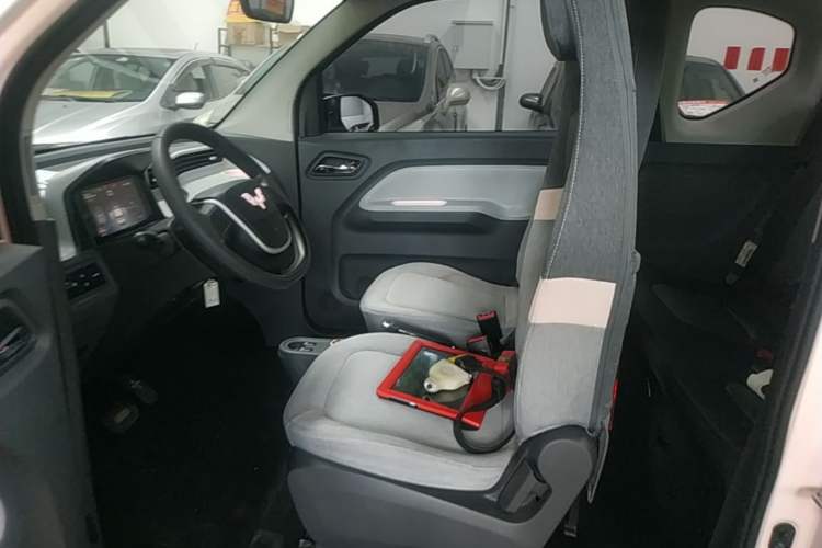 Used Wuling Hongguang MINIEV 2021 Macaron Premium Model – Lithium Iron Phosphate Left Front Seat