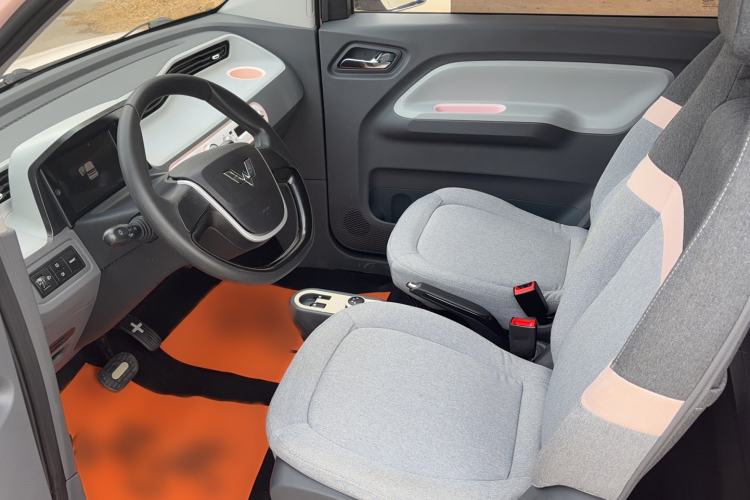 Used Wuling Hongguang MINIEV 2021 Macaron Premium Model – Lithium-NMC Left Front Seat