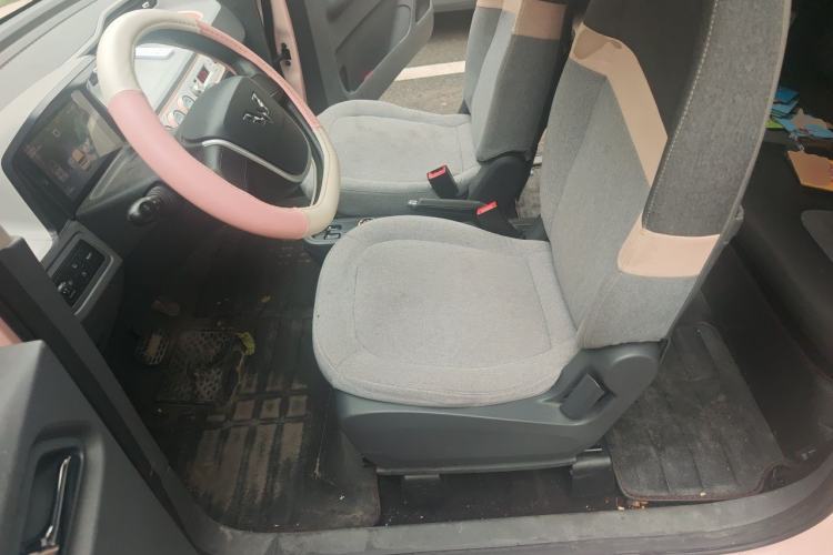 Used Wuling Hongguang MINIEV 2021 Macaron Fashion Edition Lithium-Ion Battery Left Front Seat