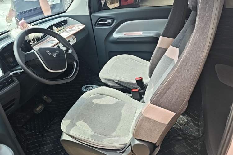 Used Wuling Hongguang MINIEV 2021 Macaron Fashion Model Lithium Iron Phosphate Left Front Seat