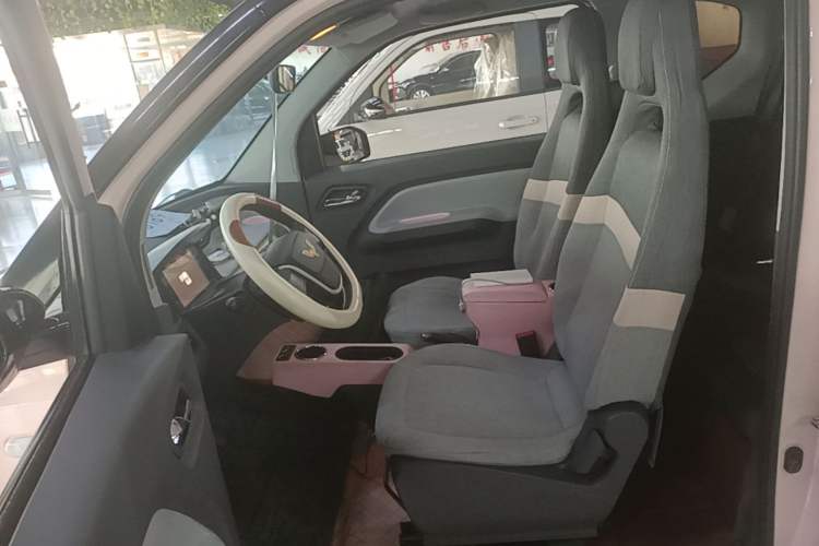 Used Wuling Hongguang MINIEV 2021 Macaron Fashion Model Lithium Iron Phosphate Left Front Seat