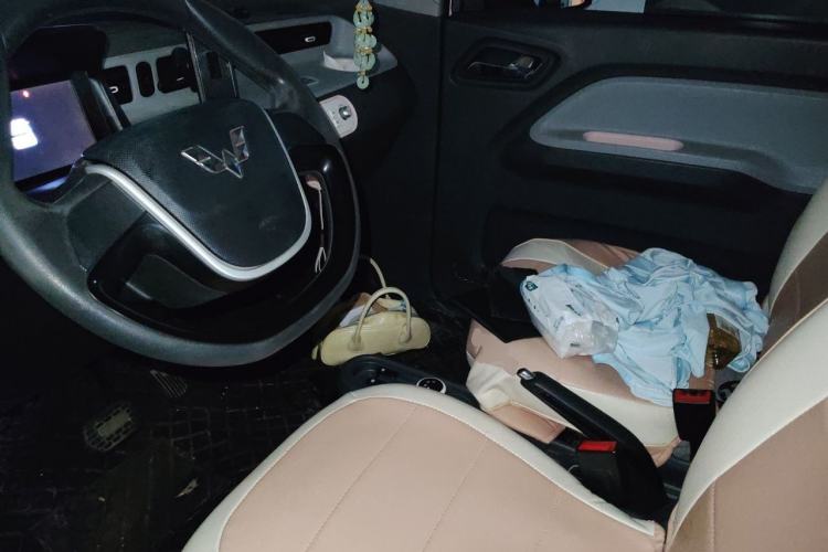 Used Wuling Hongguang MINIEV 2021 Macaron Fashion Edition Lithium-Ion Battery Left Front Seat
