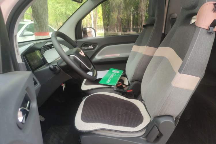 Used Wuling Hongguang MINIEV 2021 Macaron Fashion Model Lithium Iron Phosphate Left Front Seat