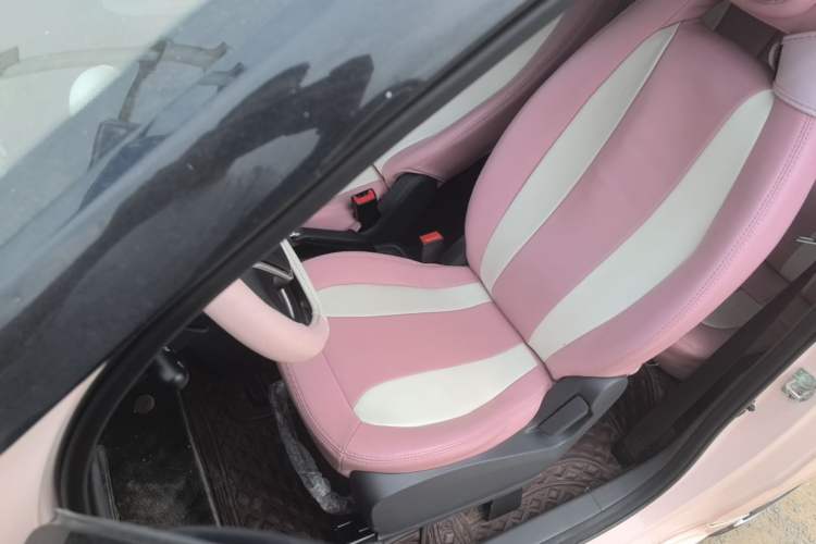 Used Wuling Hongguang MINIEV 2021 Macaron Sandwich Model 120 km Lithium Iron Phosphate Left Front Seat