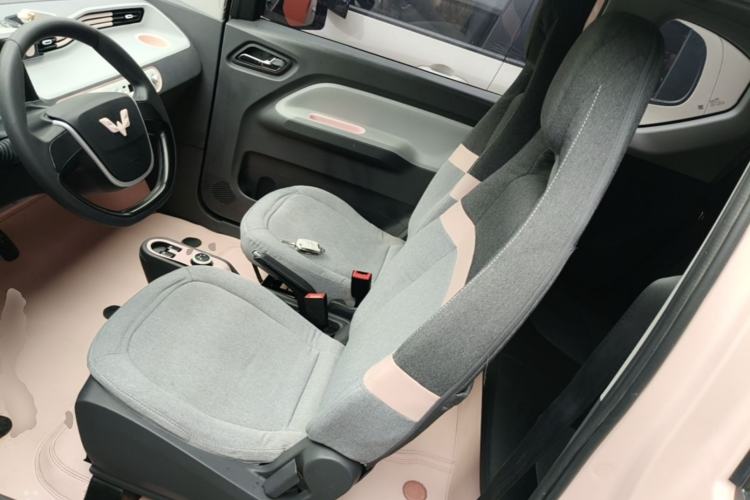 Used Wuling Hongguang MINIEV 2021 Macaron Premium Model – Lithium-NMC Left Front Seat