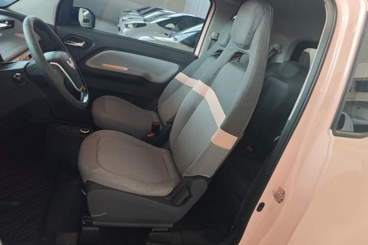Used Wuling Hongguang MINIEV 2021 Macaron Premium Model – Lithium Iron Phosphate Left Front Seat