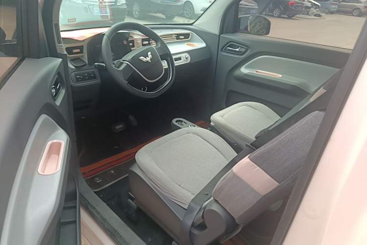 Used Wuling Hongguang MINIEV 2021 Macaron Premium Model – Lithium Iron Phosphate Left Front Seat