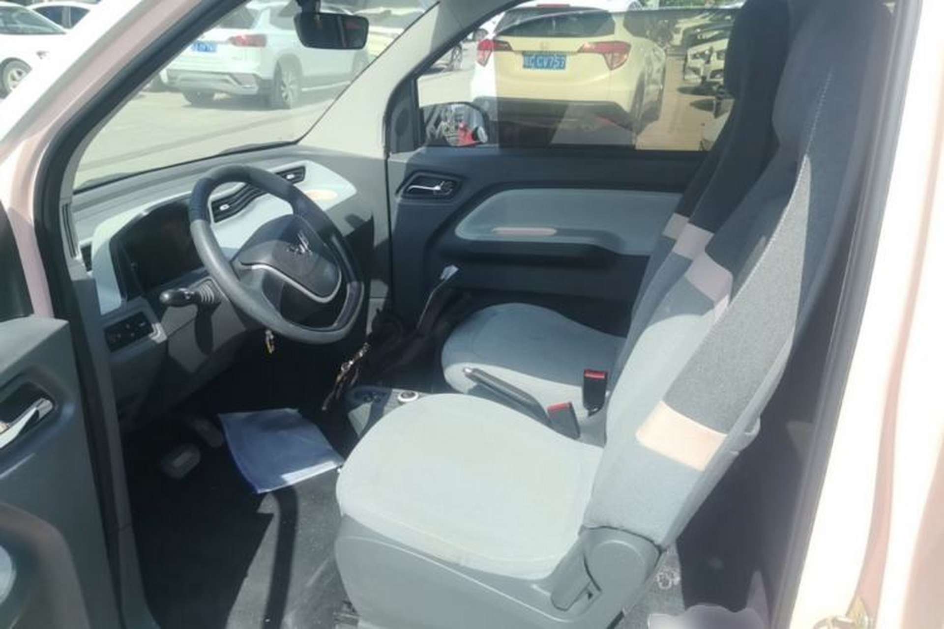 Used Wuling Hongguang MINIEV 2021 Macaron Fashion Model Lithium Iron Phosphate Left Front Seat