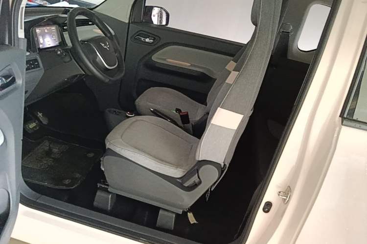 Used Wuling Hongguang MINIEV 2021 Macaron Premium Model – Lithium Iron Phosphate Left Front Seat
