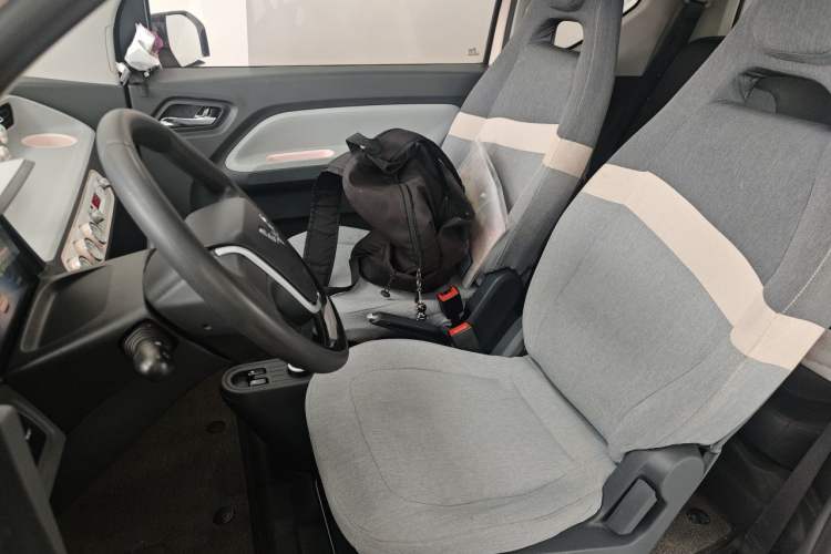 Used Wuling Hongguang MINIEV 2021 Macaron Fashion Model Lithium Iron Phosphate Left Front Seat