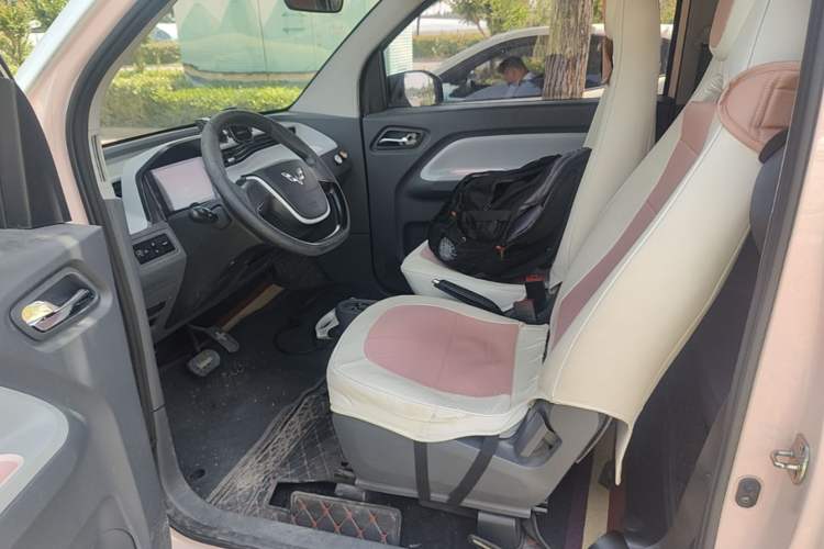 Used Wuling Hongguang MINIEV 2021 Macaron Premium Model – Lithium Iron Phosphate Left Front Seat
