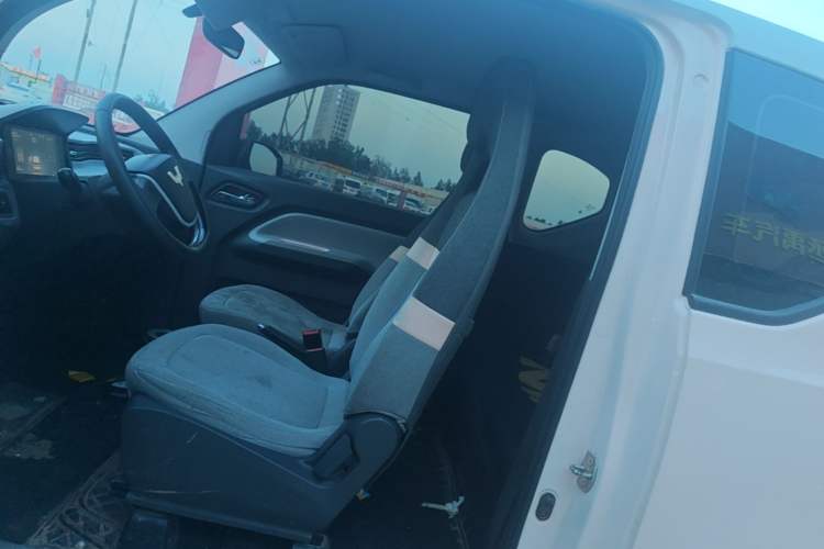Used Wuling Hongguang MINIEV 2021 Macaron Fashion Model Lithium Iron Phosphate Left Front Seat