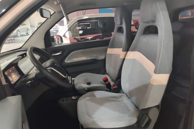 Used Wuling Hongguang MINIEV 2021 Macaron Fashion Model Lithium Iron Phosphate Left Front Seat