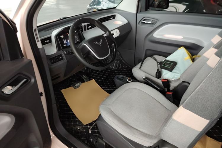 Used Wuling Hongguang MINIEV 2021 Macaron Fashion Model Lithium Iron Phosphate Left Front Seat