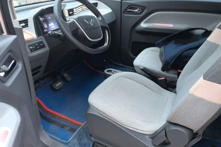 Used Wuling Hongguang MINIEV 2021 Macaron Fashion Model Lithium Iron Phosphate Left Front Seat