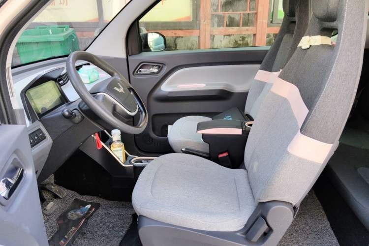 Used Wuling Hongguang MINIEV 2021 Macaron Premium Model – Lithium Iron Phosphate Left Front Seat