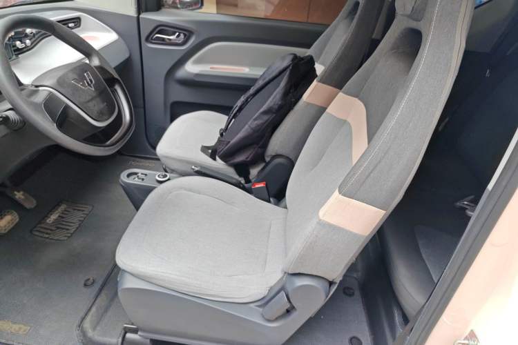Used Wuling Hongguang MINIEV 2021 Macaron Fashion Edition Lithium-Ion Battery Left Front Seat