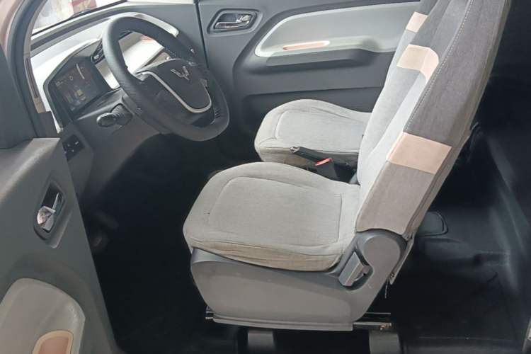 Used Wuling Hongguang MINIEV 2021 Macaron Fashion Model Lithium Iron Phosphate Left Front Seat