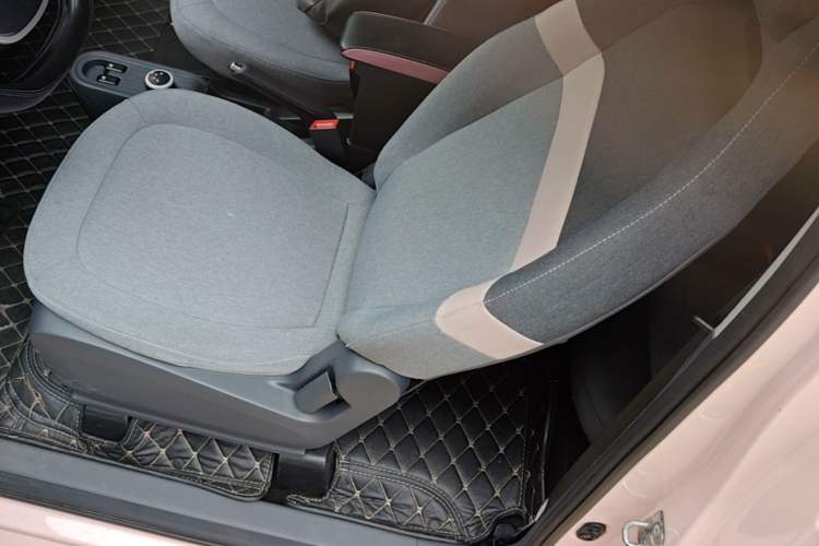 Used Wuling Hongguang MINIEV 2021 Macaron Premium Model – Lithium-NMC Left Front Seat