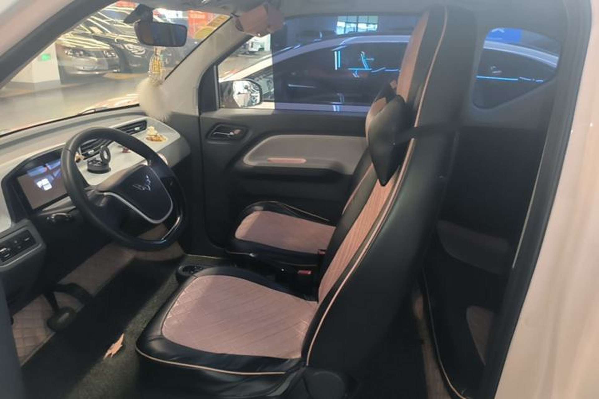 Used Wuling Hongguang MINIEV 2021 Macaron Premium Model – Lithium Iron Phosphate Left Front Seat