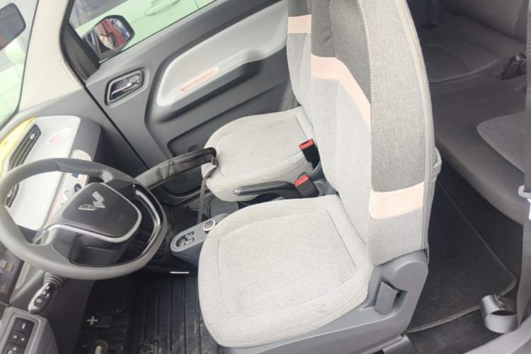 Used Wuling Hongguang MINIEV 2021 Macaron Premium Model – Lithium Iron Phosphate Left Front Seat