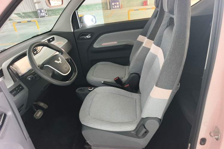 Used Wuling Hongguang MINIEV 2021 Macaron Premium Model – Lithium-NMC Left Front Seat