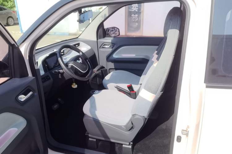 Used Wuling Hongguang MINIEV 2021 Macaron Fashion Model Lithium Iron Phosphate Left Front Seat