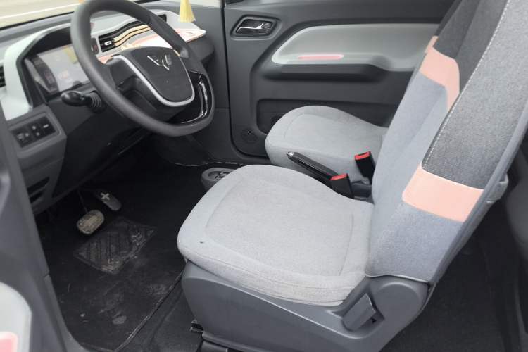Used Wuling Hongguang MINIEV 2021 Macaron Fashion Model Lithium Iron Phosphate Left Front Seat