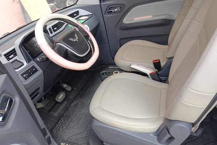Used Wuling Hongguang MINIEV 2021 Macaron Premium Model – Lithium Iron Phosphate Left Front Seat