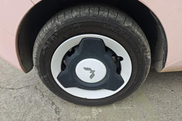 Used Wuling Hongguang MINIEV 2021 Macaron Premium Model – Lithium Iron Phosphate Left Front Wheel Hub