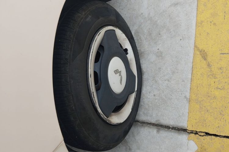 Used Wuling Hongguang MINIEV 2021 Macaron Premium Model – Lithium Iron Phosphate Left Front Wheel Hub