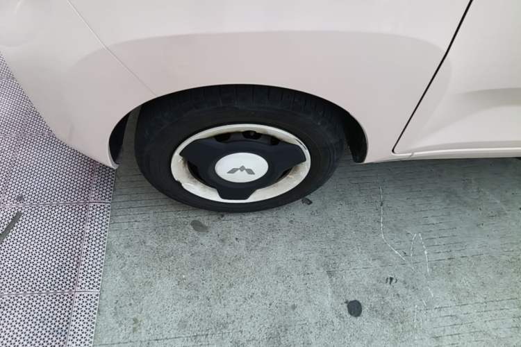 Used Wuling Hongguang MINIEV 2021 Macaron Premium Model – Lithium Iron Phosphate Left Front Wheel Hub