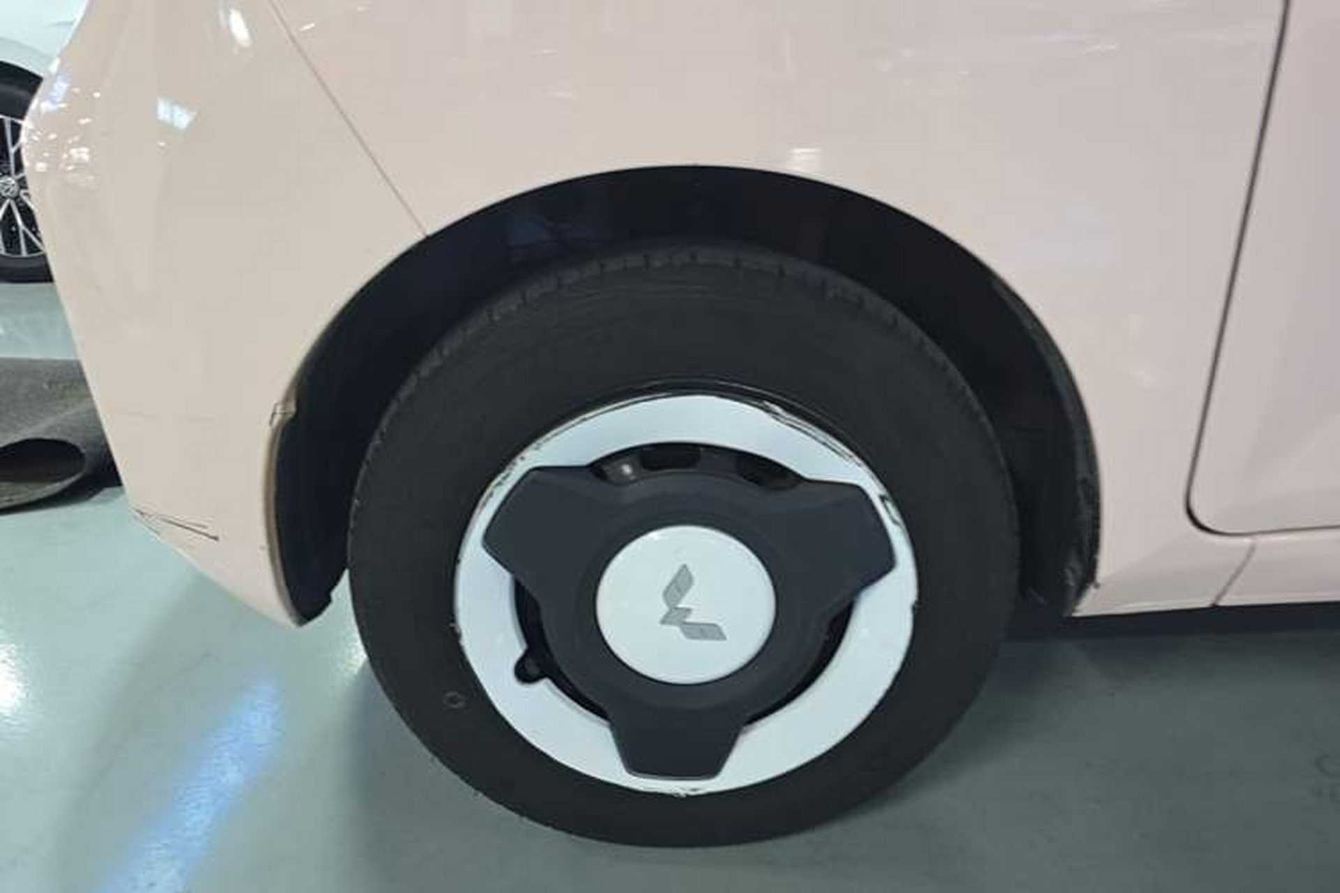 Used Wuling Hongguang MINIEV 2021 Macaron Sandwich Model 170 km Lithium Iron Phosphate Left Front Wheel Hub