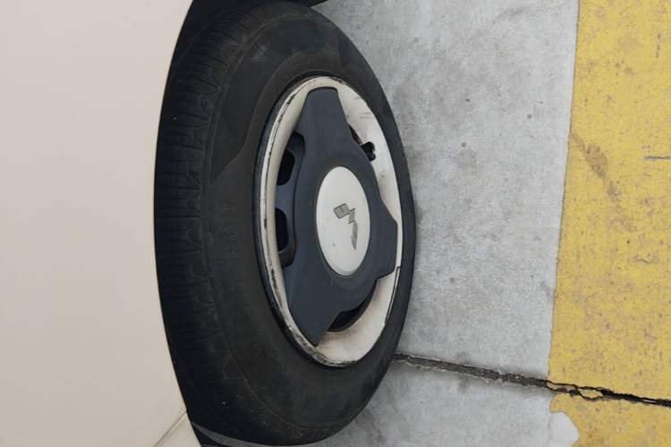 Used Wuling Hongguang MINIEV 2021 Macaron Premium Model – Lithium Iron Phosphate Left Front Wheel Hub