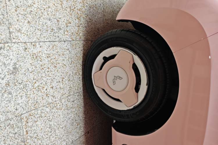 Used Wuling Hongguang MINIEV 2021 Macaron Premium Model – Lithium Iron Phosphate Left Front Wheel Hub