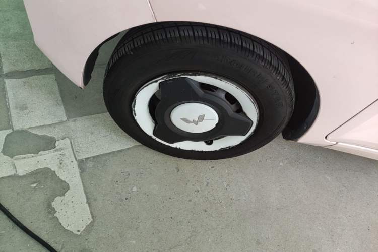 Used Wuling Hongguang MINIEV 2021 Macaron Premium Model – Lithium Iron Phosphate Left Front Wheel Hub