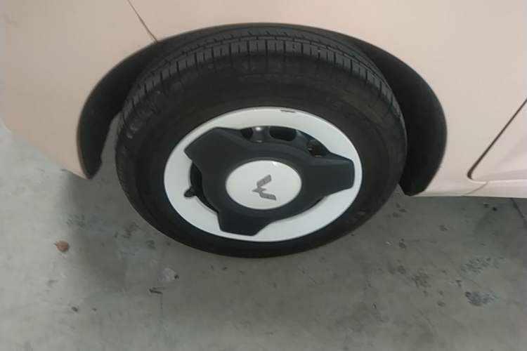 Used Wuling Hongguang MINIEV 2021 Macaron Premium Model – Lithium Iron Phosphate Left Front Wheel Hub