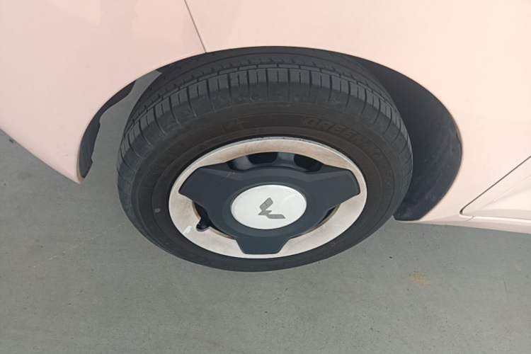 Used Wuling Hongguang MINIEV 2021 Macaron Sandwich Model 170 km Lithium Iron Phosphate Left Front Wheel Hub
