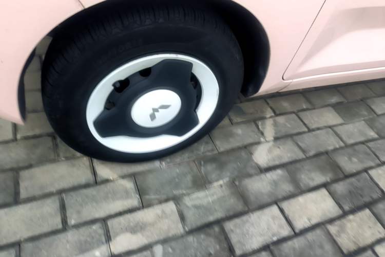 Used Wuling Hongguang MINIEV 2021 Macaron Sandwich Model 170 km Lithium Iron Phosphate Left Front Wheel Hub