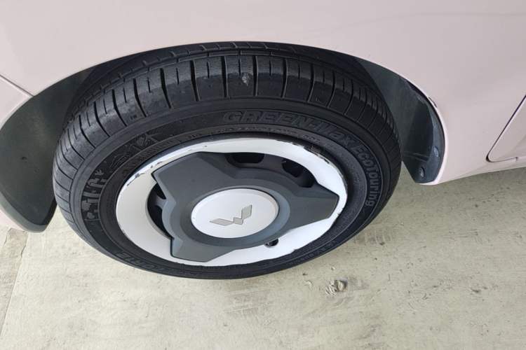 Used Wuling Hongguang MINIEV 2021 Macaron Premium Model – Lithium Iron Phosphate Left Front Wheel Hub