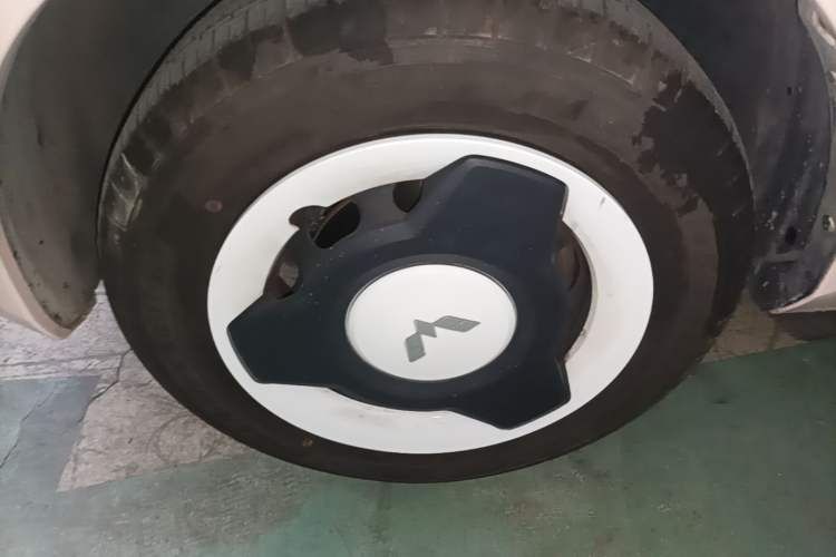 Used Wuling Hongguang MINIEV 2021 Macaron Premium Model – Lithium Iron Phosphate Left Front Wheel Hub